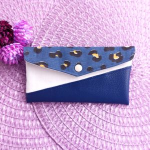 Smartphonetasche in leo blau mit Reißverschlussfach